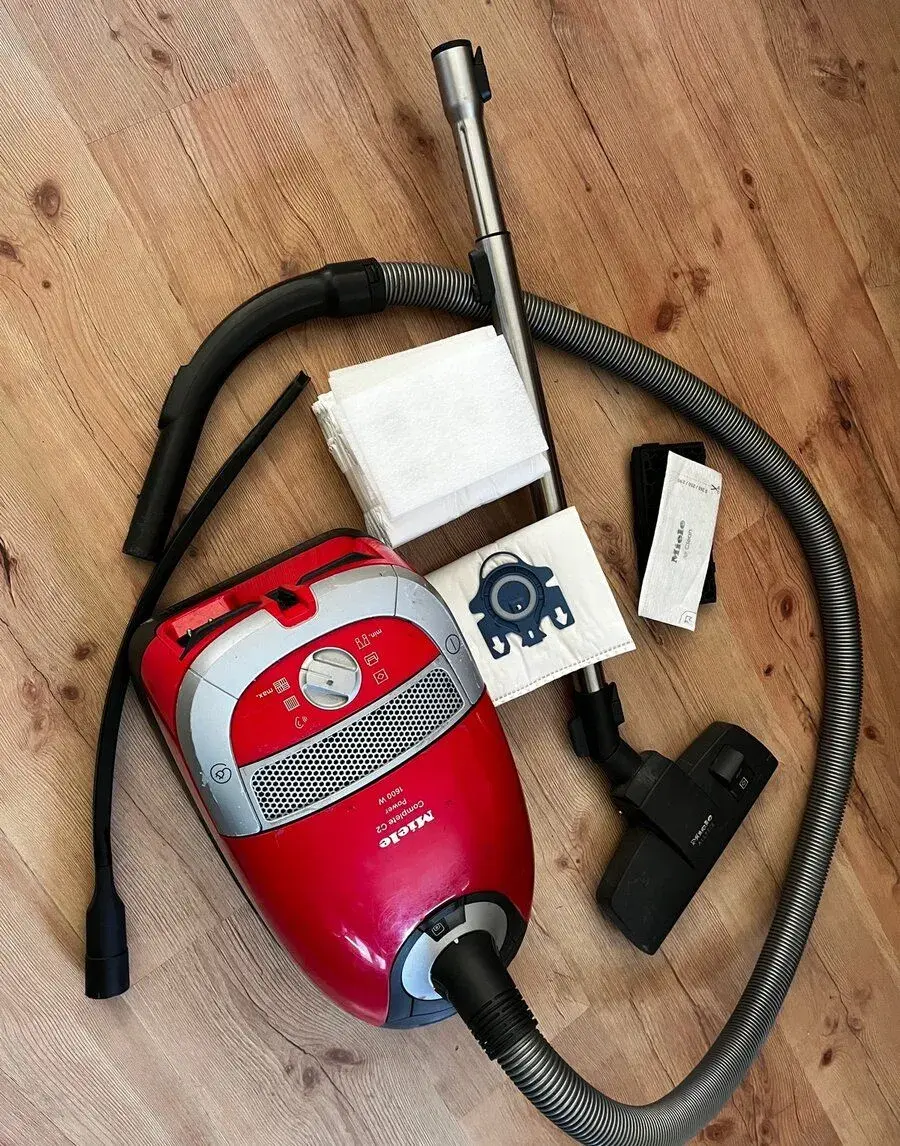 Vysavač Miele Complete C2