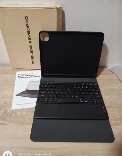 NOVÁ bluetooth klávesnice s touchpadem+ pouzdro iPad 10,9'