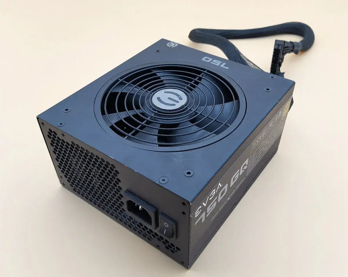 PC zdroj EVGA 750 GQ Gold