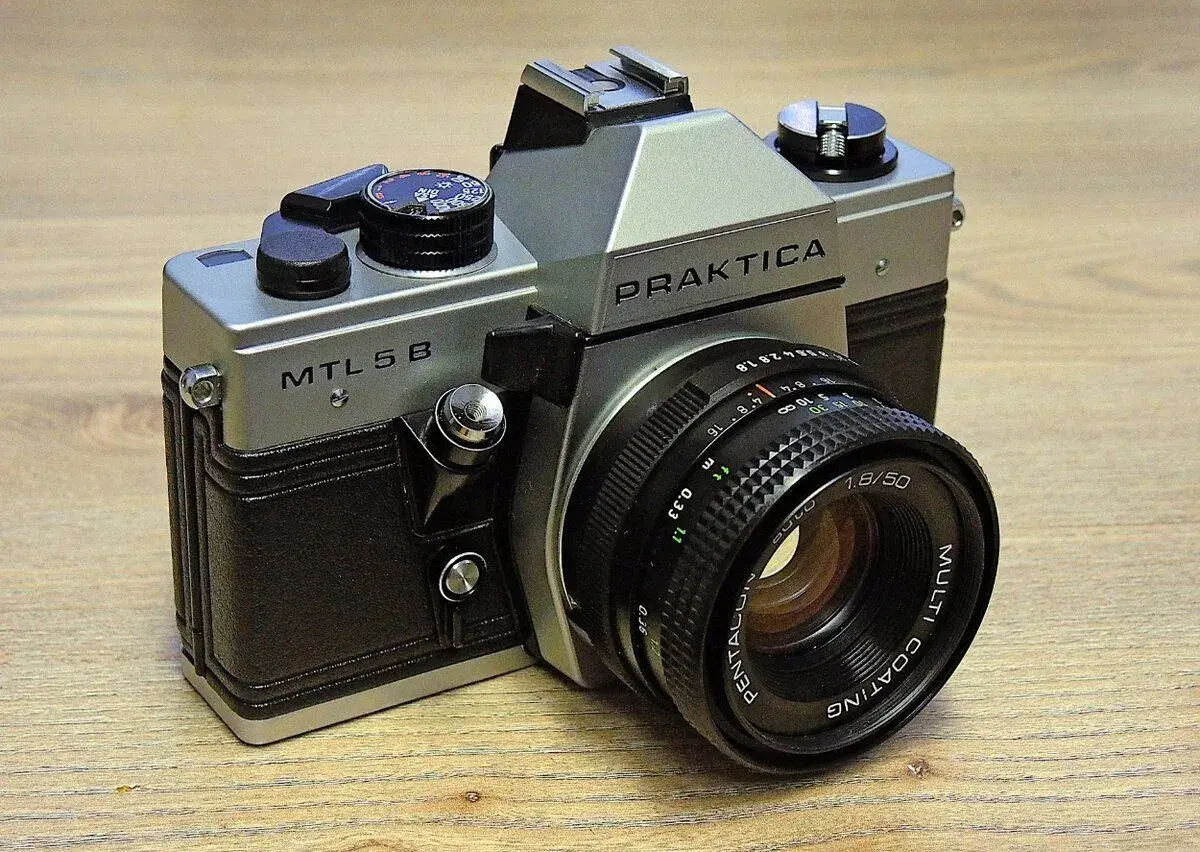 Kinofilmová Praktica MTL-5B + Pentacon 1.8/50 MC (druhý kus)