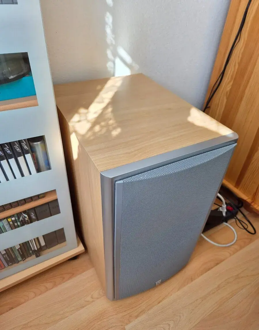 Canton subwoofer