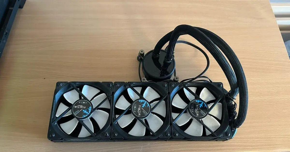 Vodní chlazení FRACTAL DESIGN Celsius S36