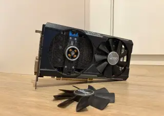 Nefunkční grafickou kartu R9 380 4 GB