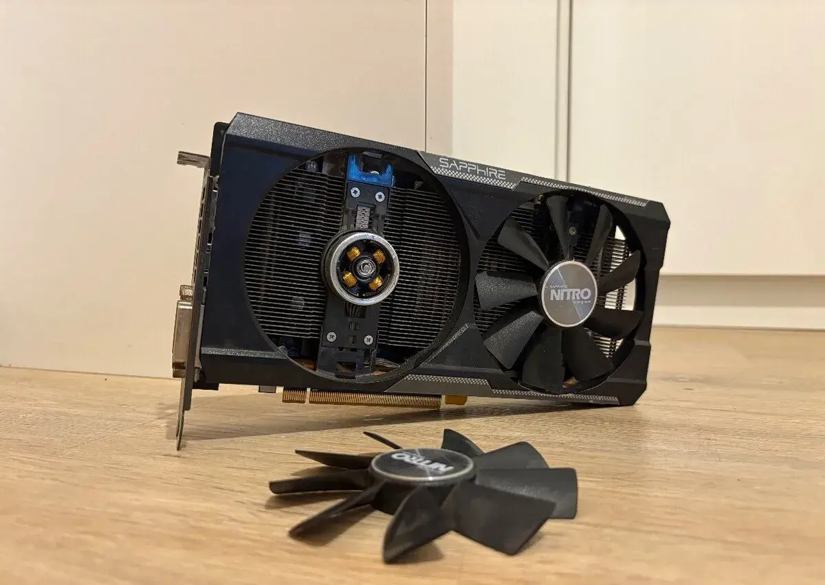 Nefunkční grafickou kartu R9 380 4 GB