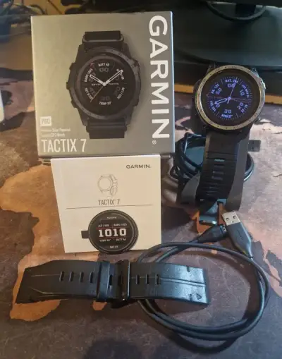 Garmin TACTIX 7 Pro Solar Sapphire – stav, příslušenství