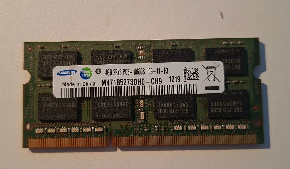 Samsung DDR3 4GB 1333MHz CL9 M471B5273DH0-CH9 SO-DIMM