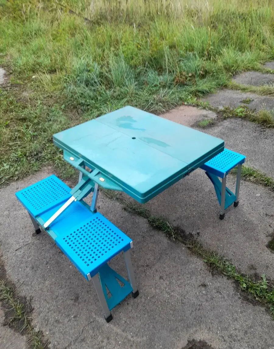 Kempinkový stůl