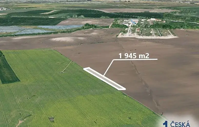 Pole 1 945 m², Podíl 50 % o výměře 973 m²