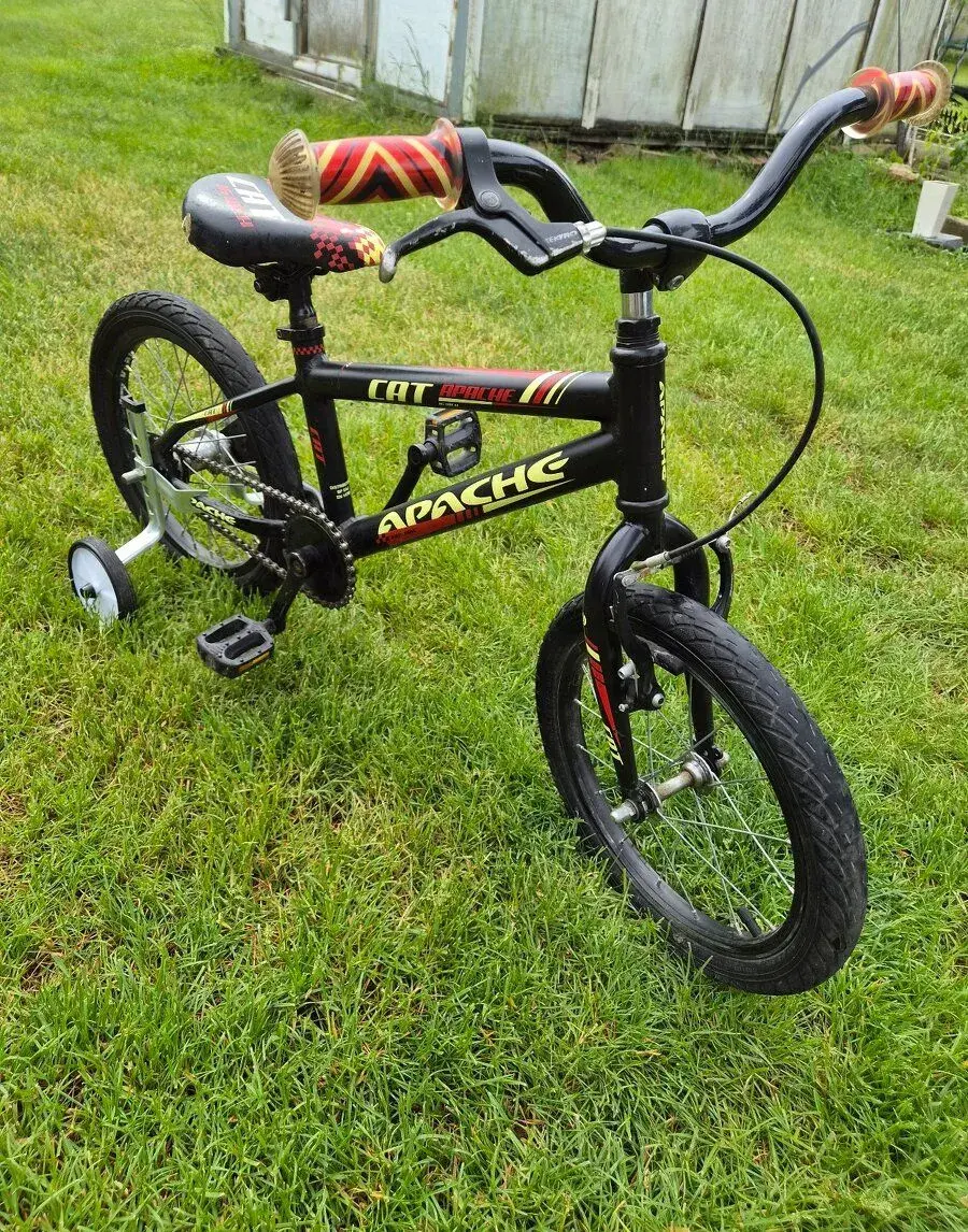 Dětské kolo Apache