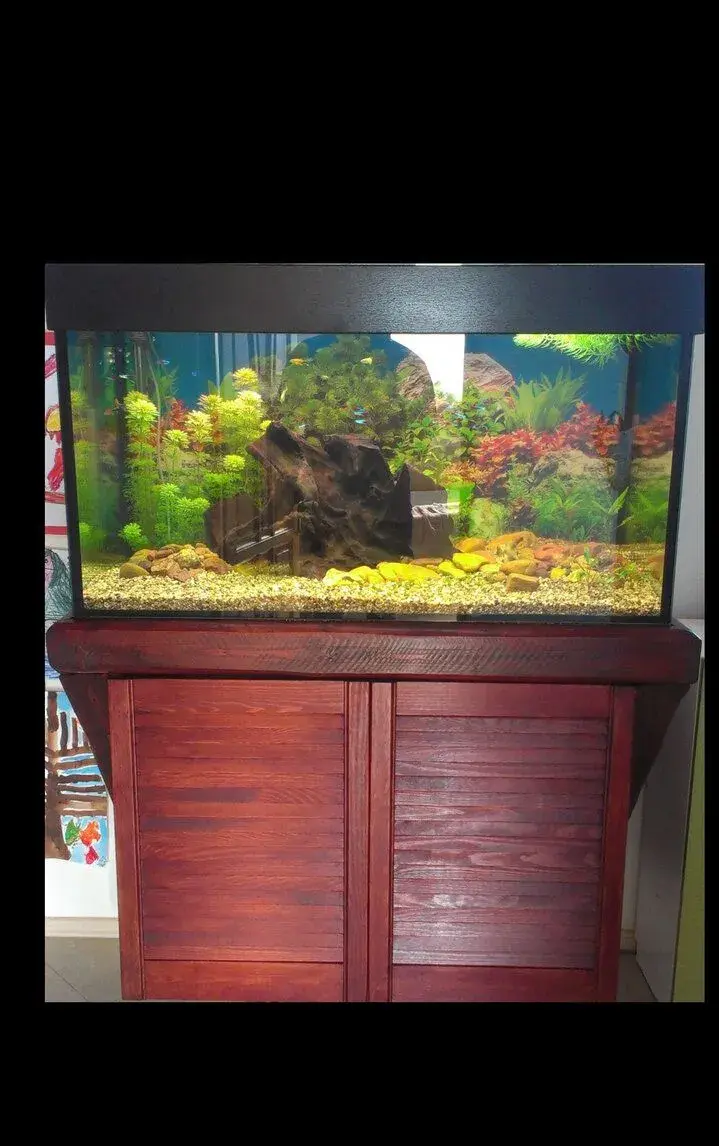 Závěsná skříňka pod akvárium 100×50 cm (ocelový rám+masiv)