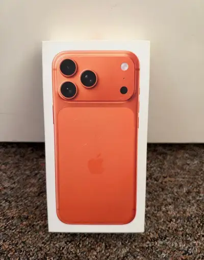 Apple iPhone 17 Pro 512gb. stav, rok zaruka, 95 % bater.