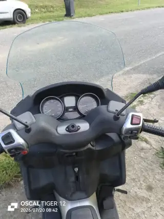 piaggio mp3 250