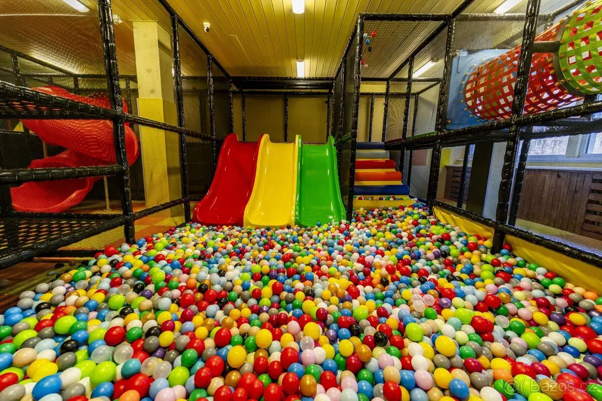 Mladá Boleslav, přenechání zavedeného FUNPARKU + kavárny 968