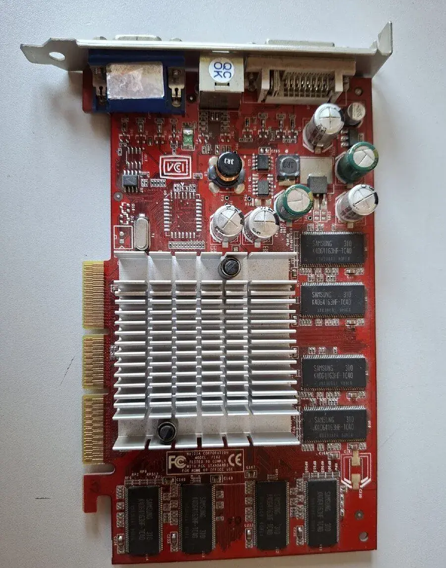 Retro grafická karta NVIDIA AGP (Model P162, 128MB)