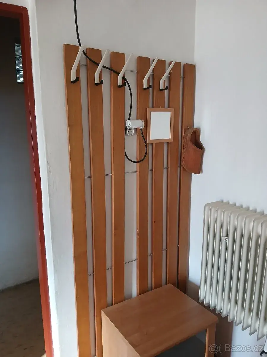Retro věšák