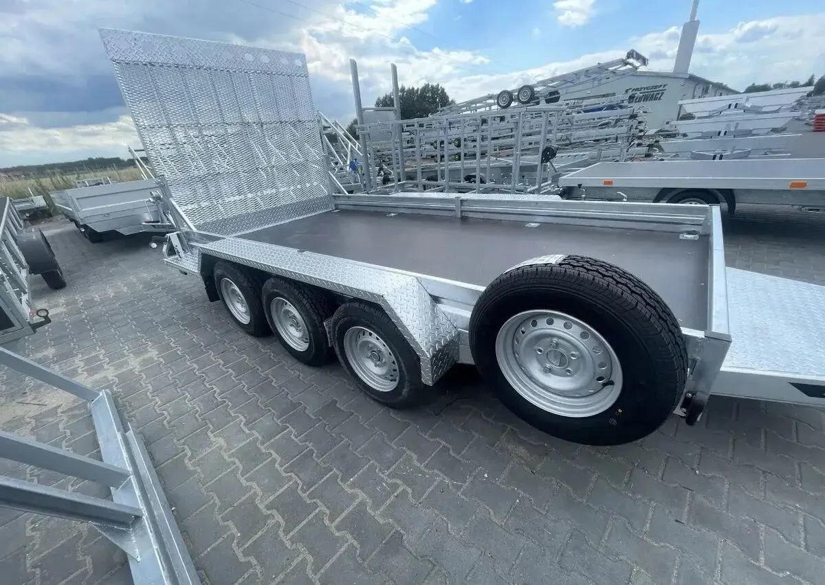 PŘEPRAVNÍK NA BAGR BRZDĚNÝ 3500KG 400 X 200 RAMPA/KNOTT/LED