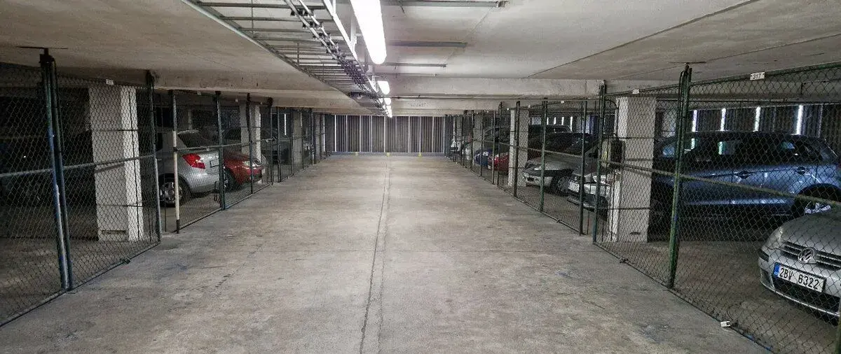 Pronájem garážového stání Praha 4, Milevská ul.