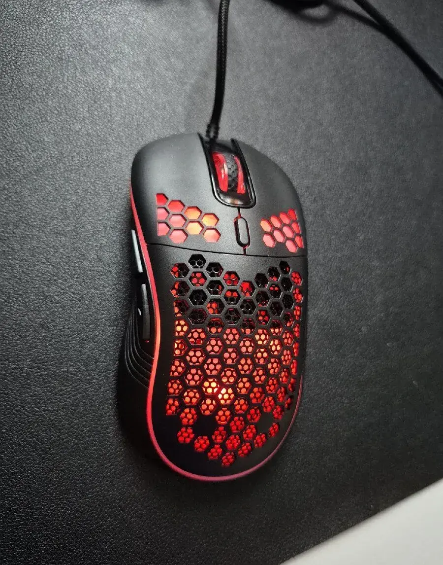 Herní drátová RGB myš