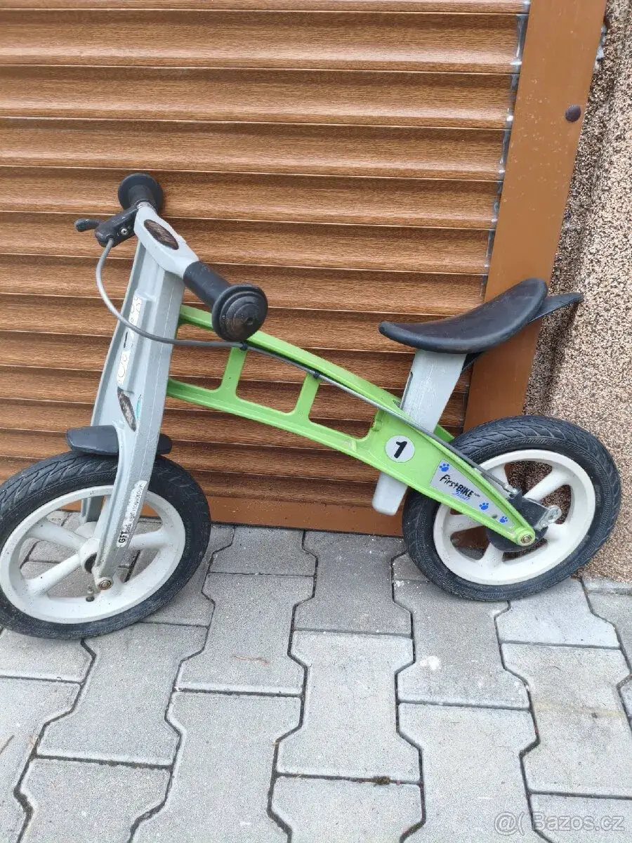 Dětské odrážedlo firstBike street