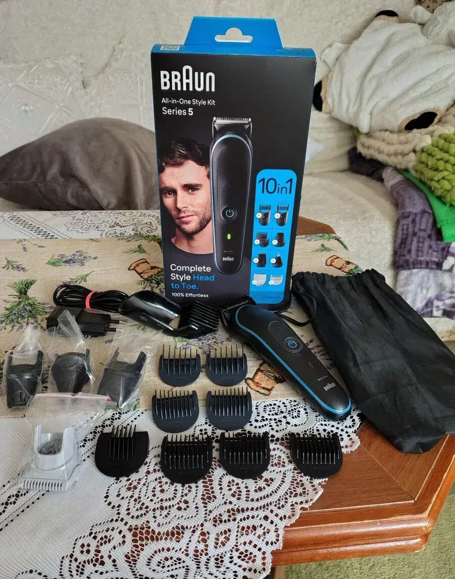 Multifunkční strojek Braun