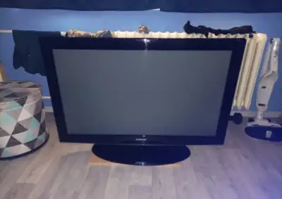 Starší plazma Samsung 107 cm