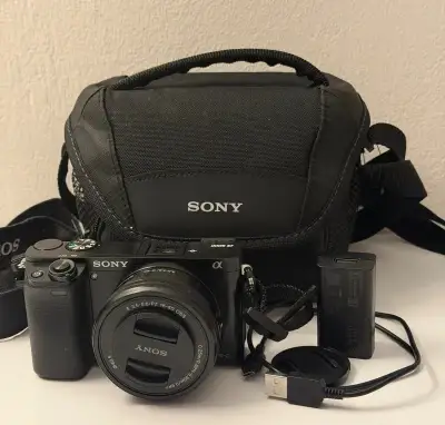 Sony Alpha A6000 + 16-50 mm černý
