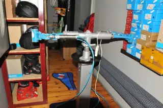 elektro-pneumatický montážní stojan vhodný na servis elektro