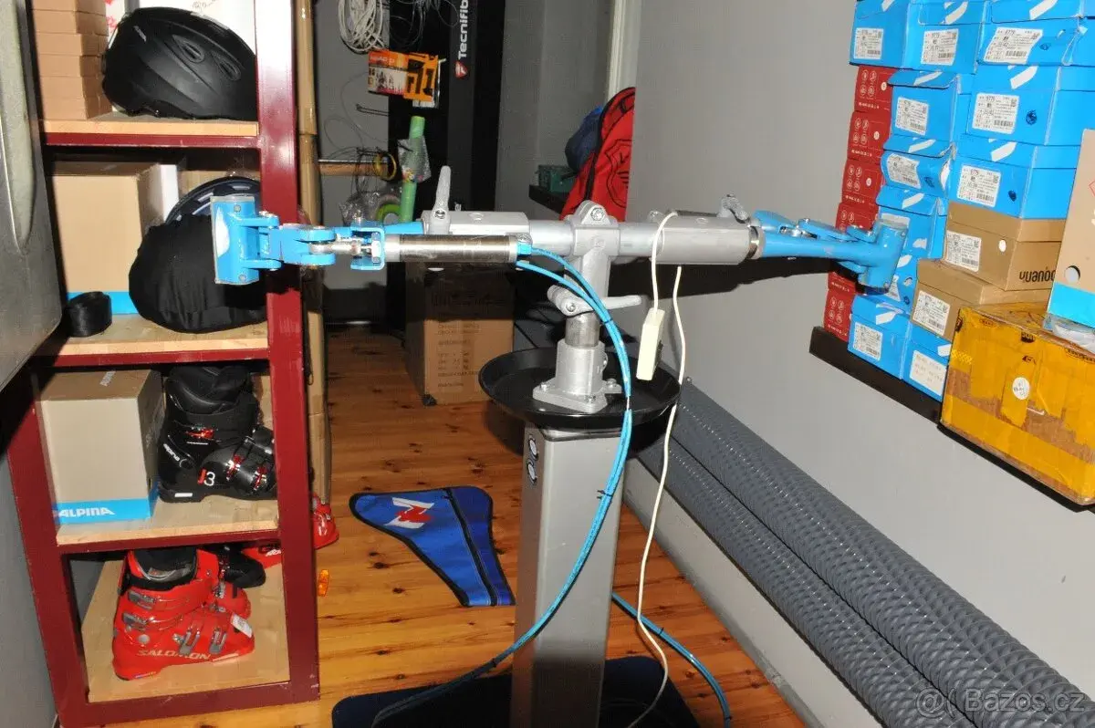 elektro-pneumatický montážní stojan vhodný na servis elektro