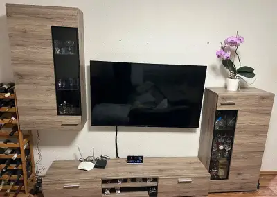 Obývací stěna s led podsvicenim