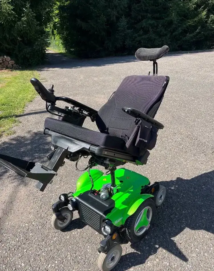 Elektrický invalidní vozík Permobil M400