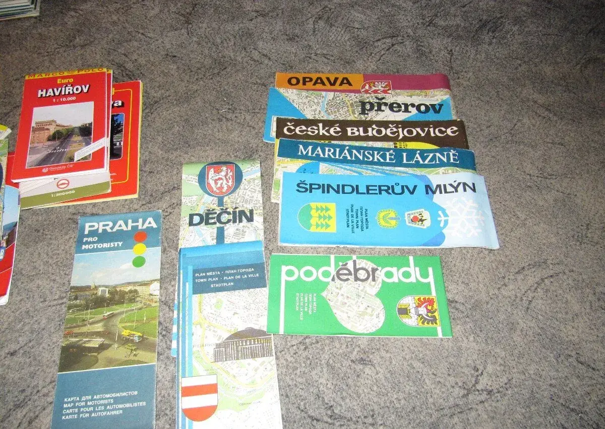 Turistické mapy ČR + Slovensko 80 ksů