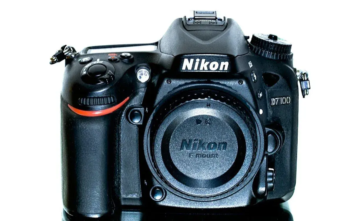 Nikon D7100 tělo fotoaparátu