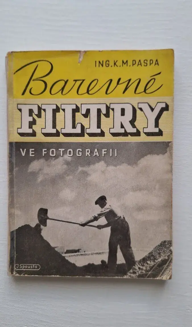 Retro knihy o fotografii – Barevné filtry + Fototabul
