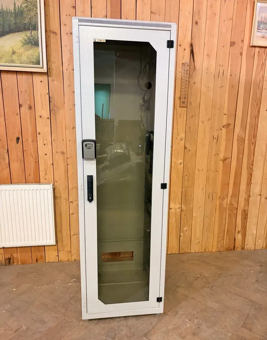 Datový rozvaděč, serverová skříň, Rack CONTEG 42U