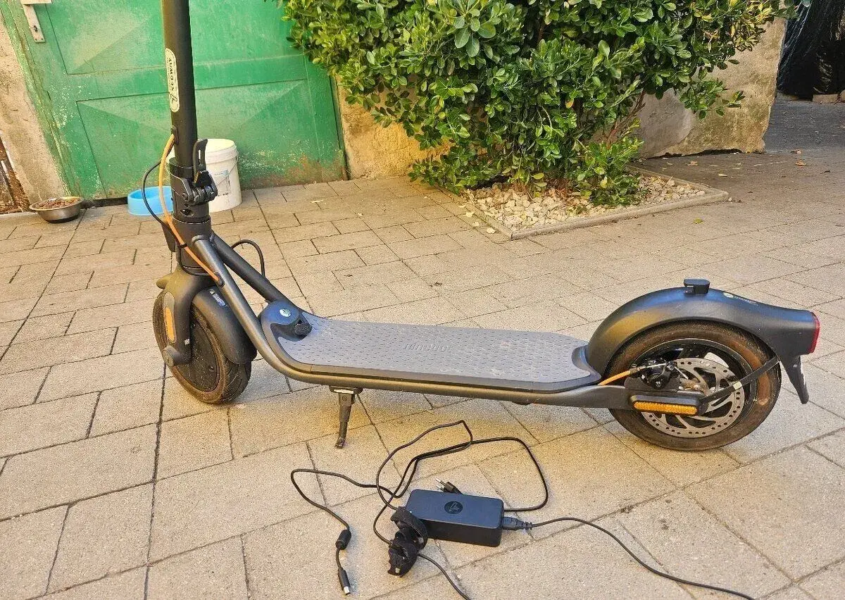 Segway Ninebot F30E KickScooter