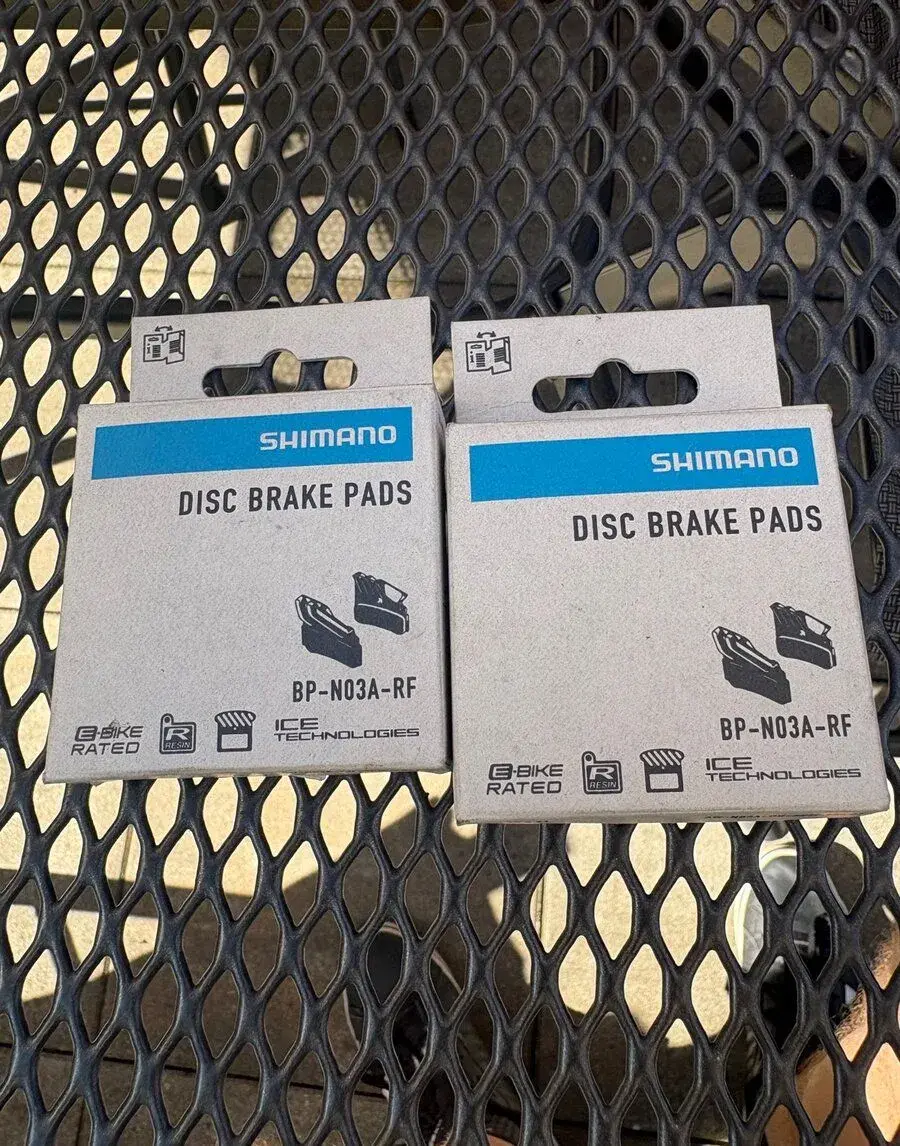 SHIMANO N03A-RF – brzdové destičky s chladičem (2 balení)