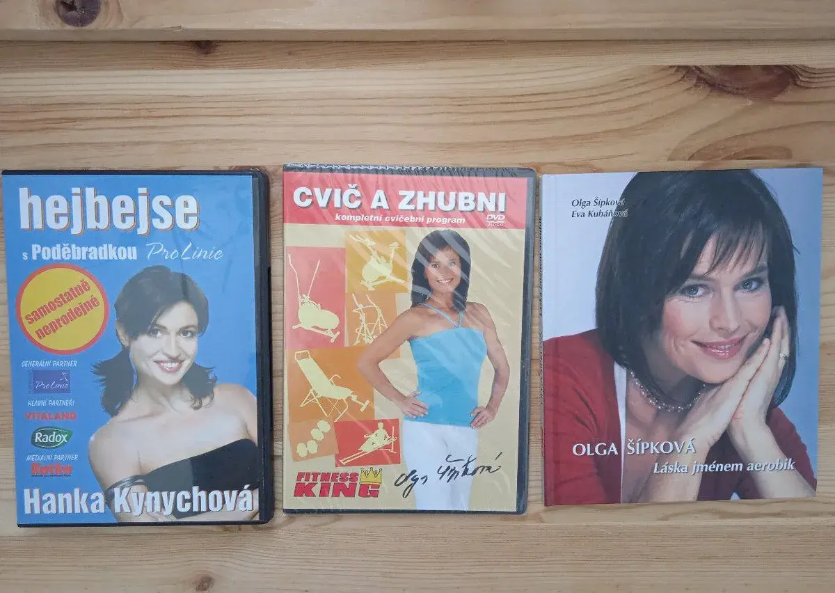 Dvě cvičební DVD a knížka