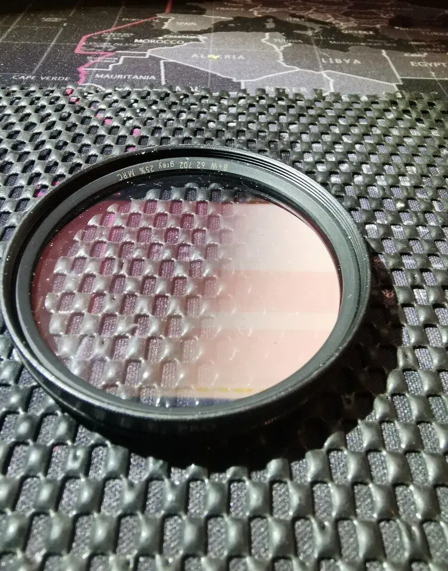 62mm B+W 702 šedý přechodový 25% filtr MRC