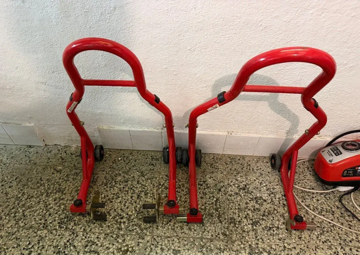 Stojany na motorku