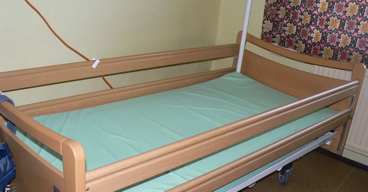 elektrická polohovací postel