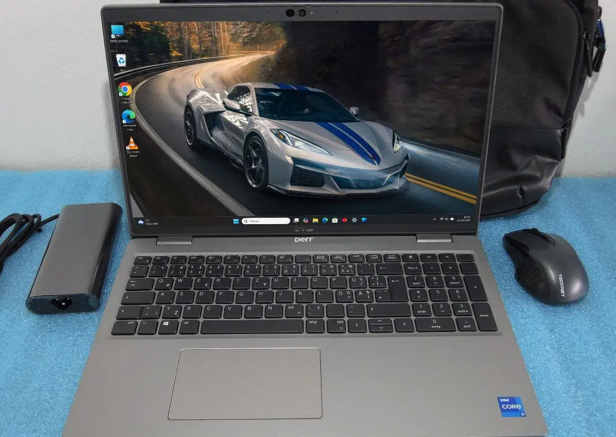 Dotykový Dell Latitude 5521 i7-11850 IPS 15.6 1TB MX450 32GB