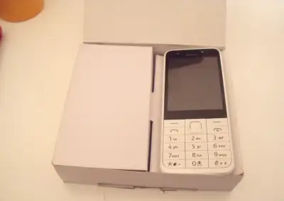 NOKIA 230, komplet balení (2x SIM)