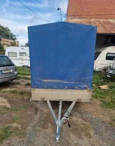 Přívěsný vozík