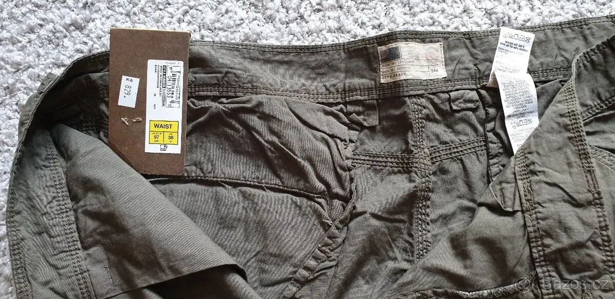 nové kraťasy/šortky Marks & Spencer khaki