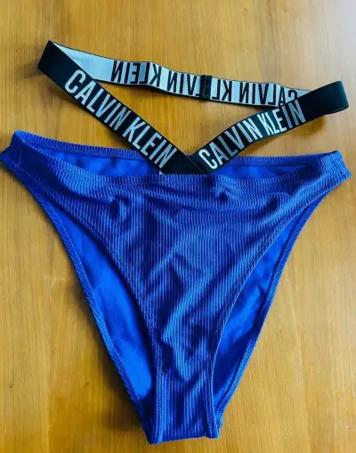 Nové plavkové kalhotky, CK vel. L - krásná barva