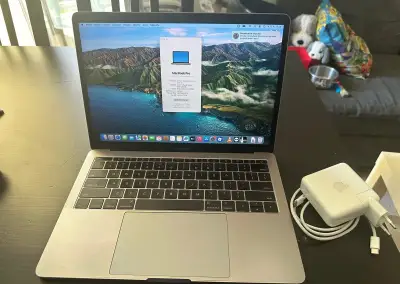 MacBook Pro 13” 2017 i5 / 8GB