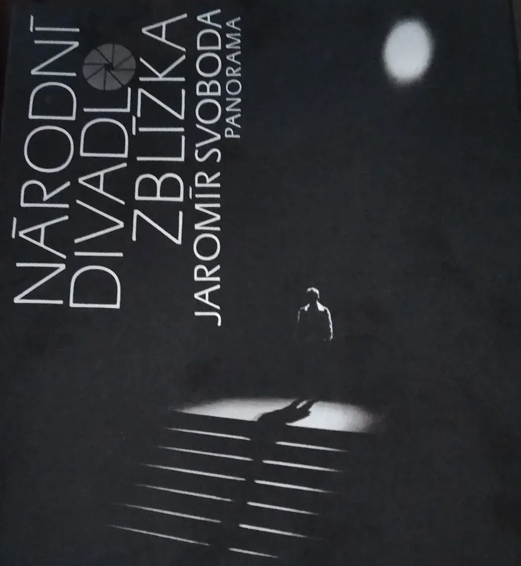 Kniha Národní divadlo zblízka