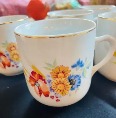 Kompletní sada 6x retro porcelánový hrnek va
