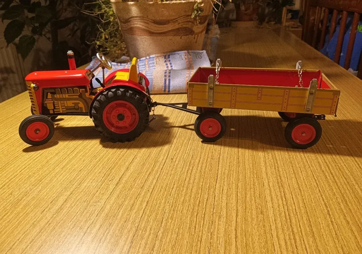 Traktor s valníkem červený - Kovap / KOVAP Red Tractor