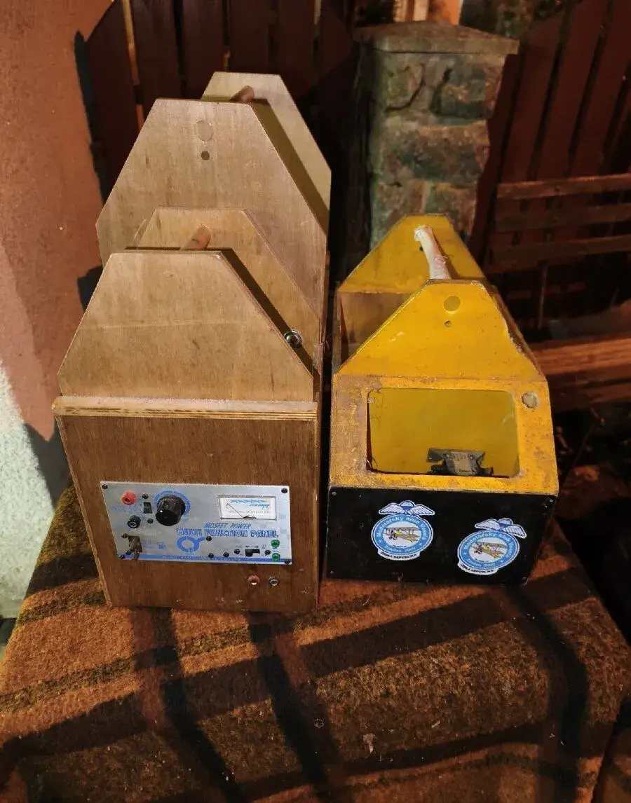 Modelářský startovací box (field box) s Power Panelem